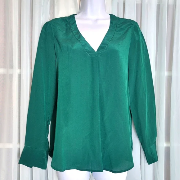 J Crew 100% Silk Emerald Green Blouse 00 XXS V Neck Long Sleeve Holiday Career