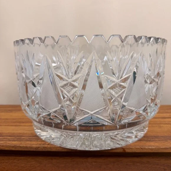 Imperlux Lead Crystal Bowl Cut Glass Scalloped Edge Starburst Centerpiece 8 inch