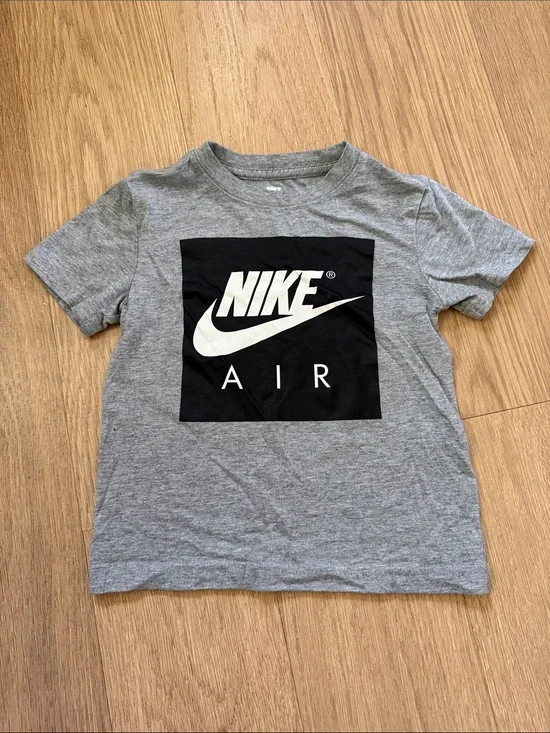 Nike Gray Tee with Black Square 'Nike Air' Logo Size Small