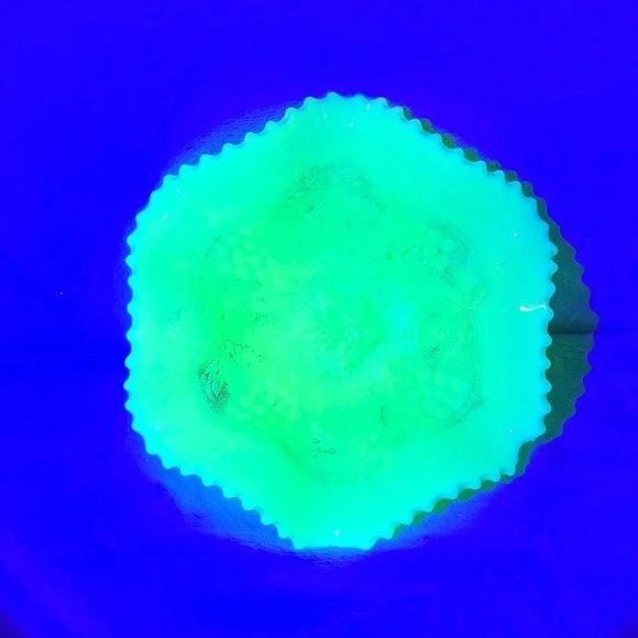 Vintage Northwood Uranium Custard Glass Bowl Grape & Cable Pattern Bowl 7.5