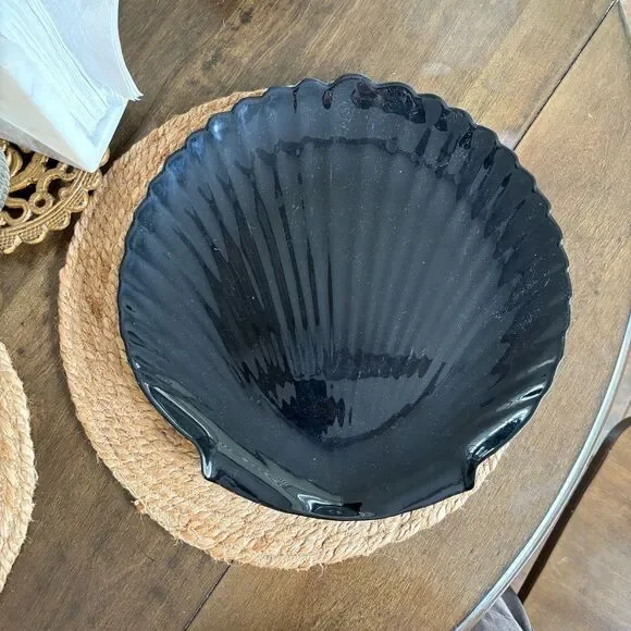Vintage‎ 1960s Arcoroc Coquillage Black Milk Glass Scallop Shell Serving Platter