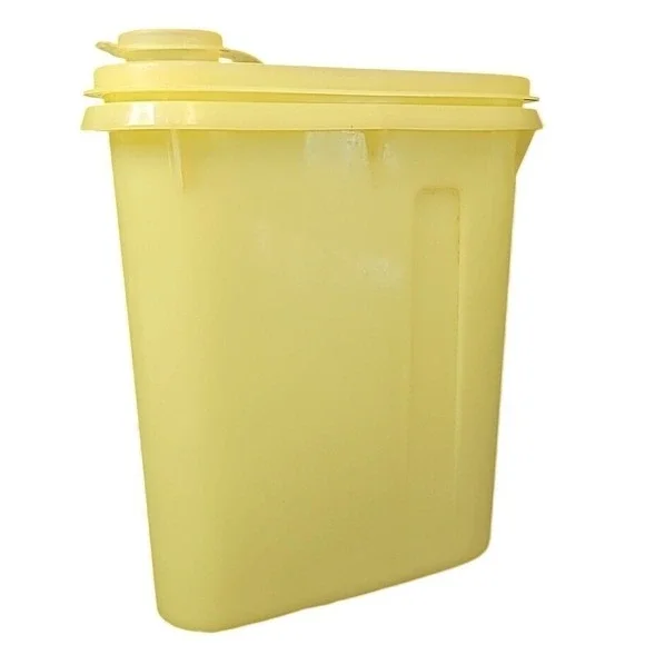 Vintage Tupperware Beverage‎ Buddy Pitcher 1 Qt w Lid Yellow 792 793