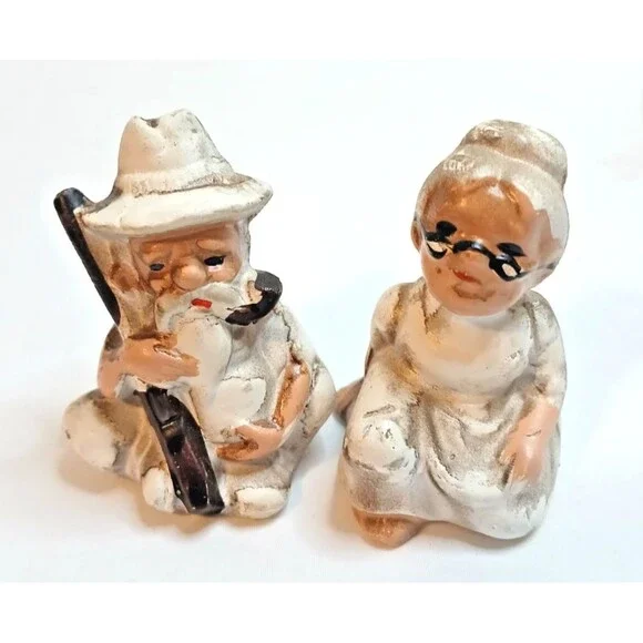 Vintage Hand Painted Old Hillbilly Folk Man & Woman Salt & Pepper Shakers Set