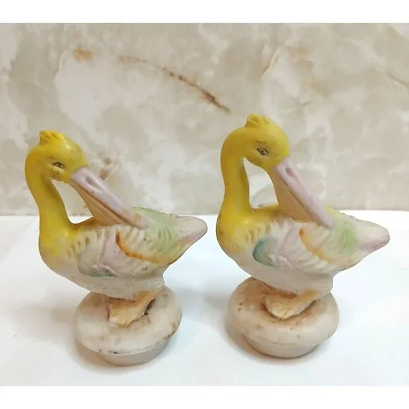 RARE Vintage Red Lettered Japan PELICANS Hand Painted Salt & Pepper Shaker Set