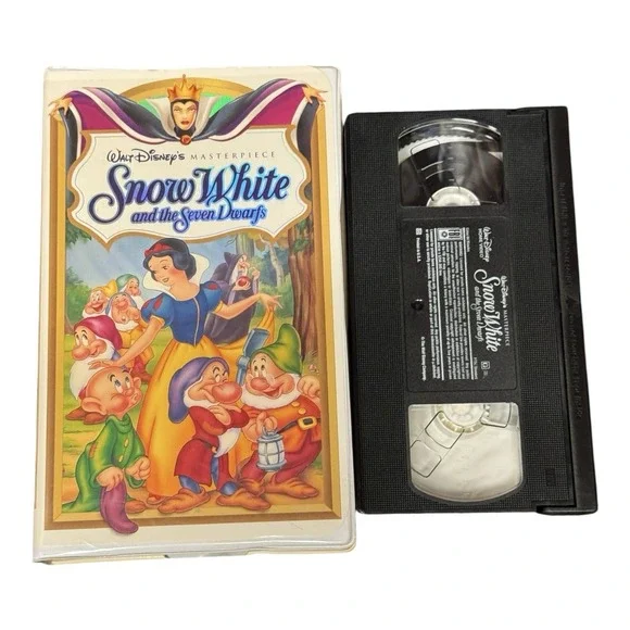 Walt Disneys‎ Masterpiece Snow White and the Seven Dwarfs Clamshell VHS