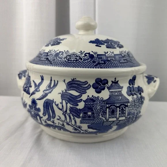 CHURCHILL Blue Willow Vegetable Soup Large Server Dish Bowl Handles w/ Lid