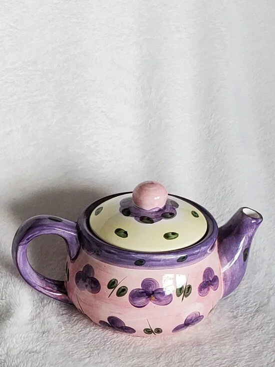 Ceramic Teapot hand-painted Floral Pattern with brilliant colors EUC! see photos