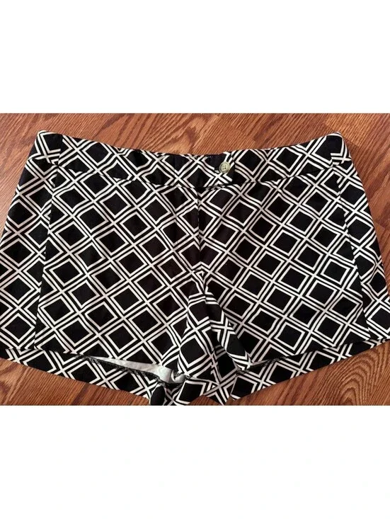 J.Crew Womens City Fit Chino Shorts Black White Geometric Diamond Print Size 10