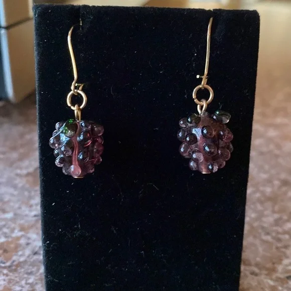 J. Crew look a like gold and purple glass grape bunch dangle hook earrings‎