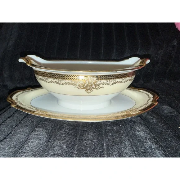 Noritake China 4981 Valiere Gravy Sauce Boat With Attached Underplate Black Gold