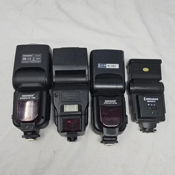 Lot Of‎ 4  Shoe Mount Camera Flash for Parts Or Repair Only