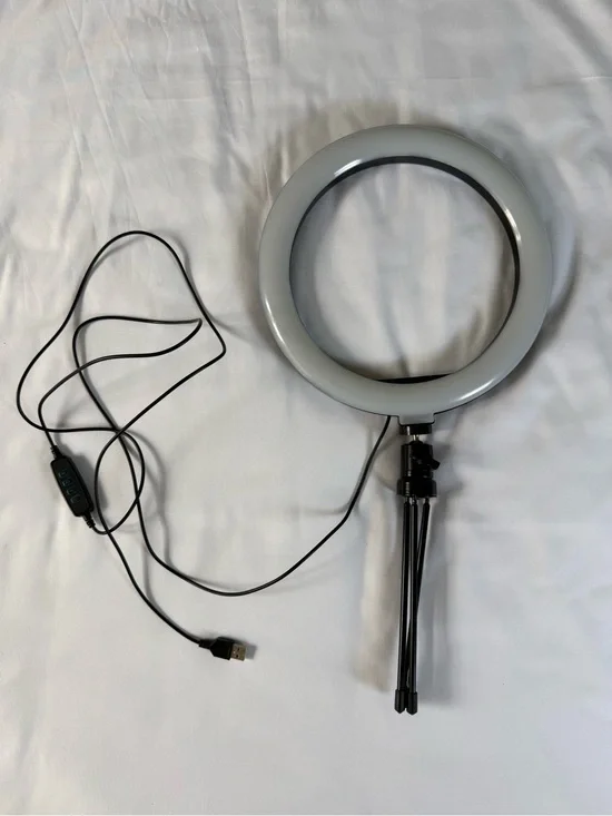 USB LED Ring Light with Tripod - White and Black