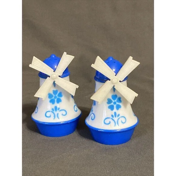 Vintage Salt & Pepper Shaker Set Holland Windmill Dutch Plastic Hong Kong