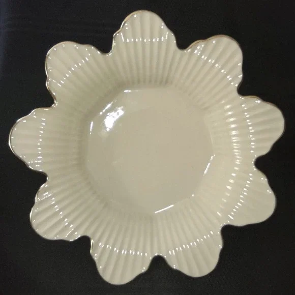 Lenox Meridian Collection Candy Dish‎ Scalloped Gold Rim Cream