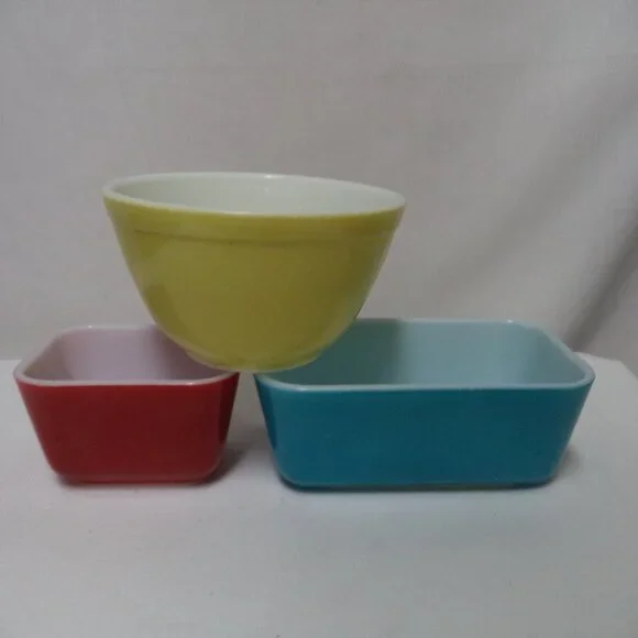 Pyrex Vintage Milk Glass multicolor assortment baking dishes 401 501 0502 Set 3