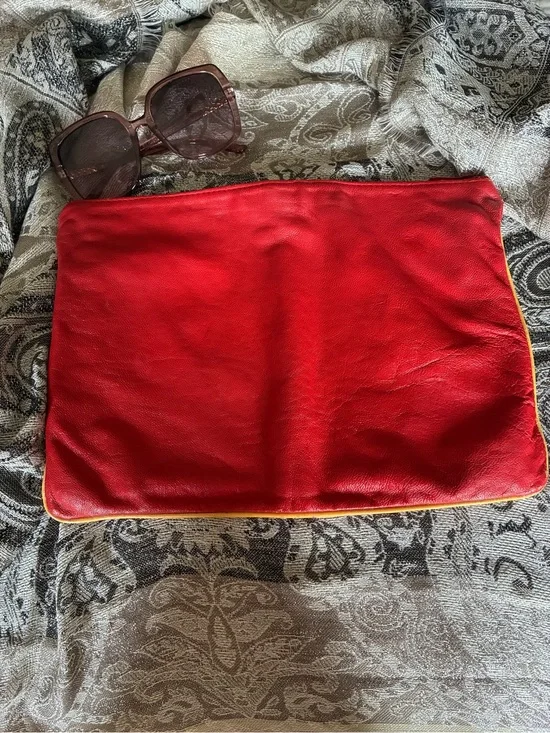 Italian Leather Vintage RED clutch, zip closure, 9X 12 inch 🇮🇹