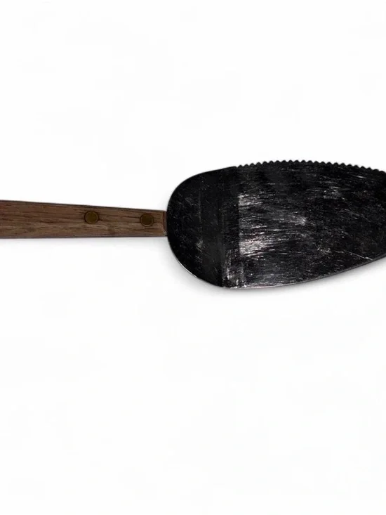 Vintage Wood Handle Serrated Cake Server - Black Bladeb