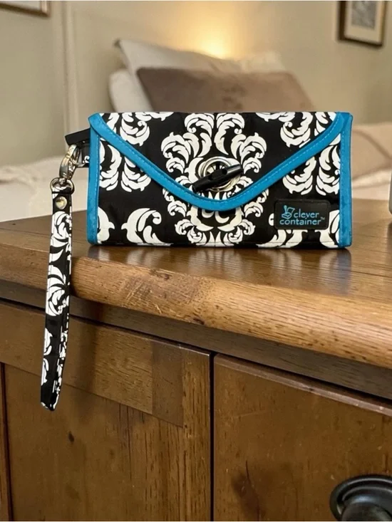 Clever Container‎ Wristlet