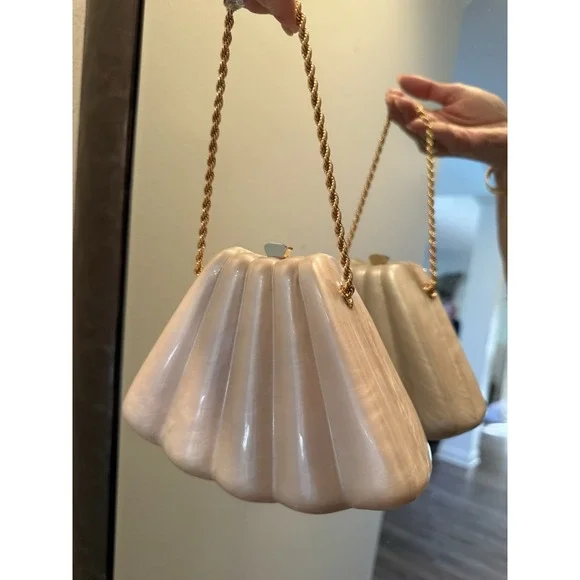 Zara Acrylic Pearl Seashell Gold‎ Chain Shell Scalloped Clutch Purse Bag