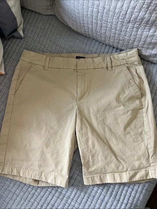 Size 14 J. Crew Classic Women's Chino Shorts Tan Khaki Beige