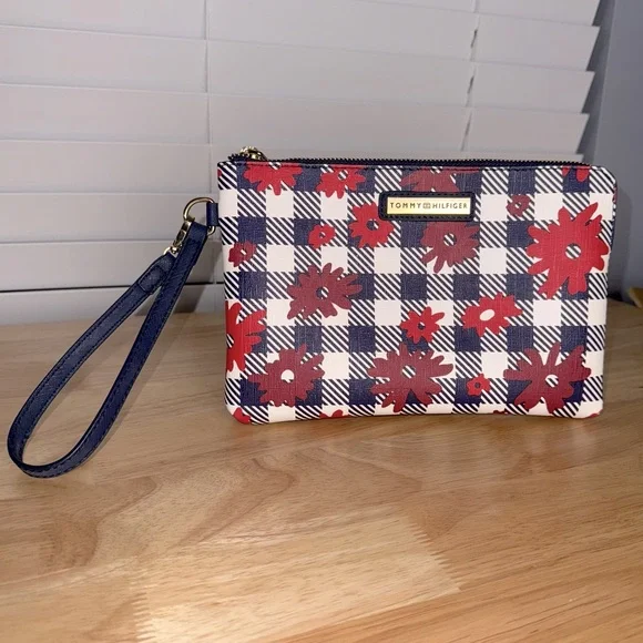 Tommy Hilfiger Talia‎ Daisy Checkered Wristlet/ Clutch