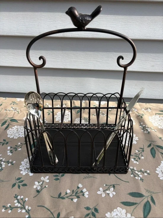 Bird-Top Utensil Caddy