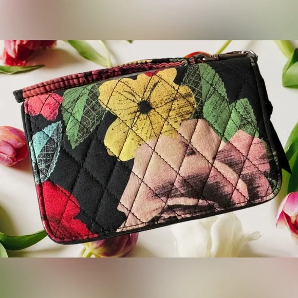 Vera Bradley RFID Grab & Go Wristlet in Havana Rose (Retired pattern)