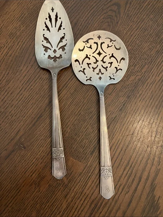 Silver Plate Pie and Tomato Servers