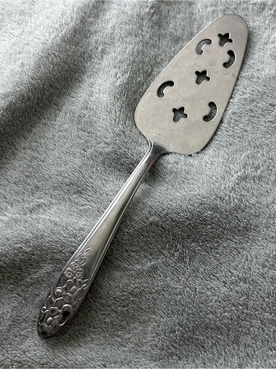 Maytime Pie Server