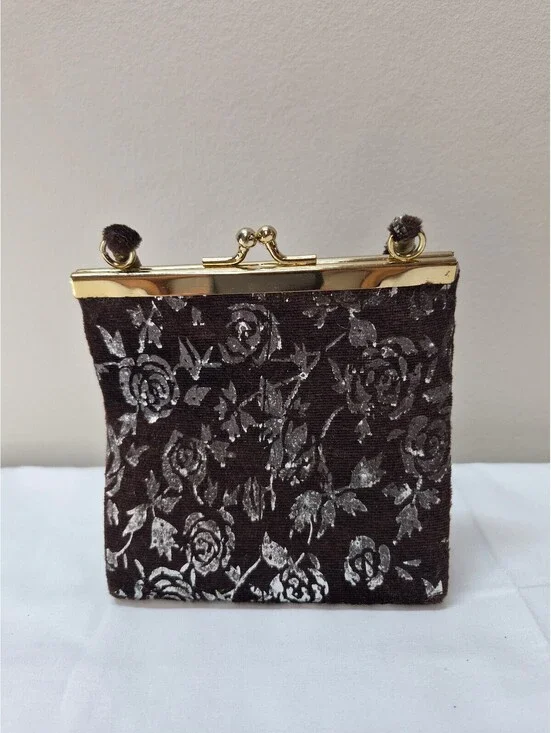 Vintage Brown Velvet Floral Evening bag w/ Gold Frame and Kiss Lock Closure J33