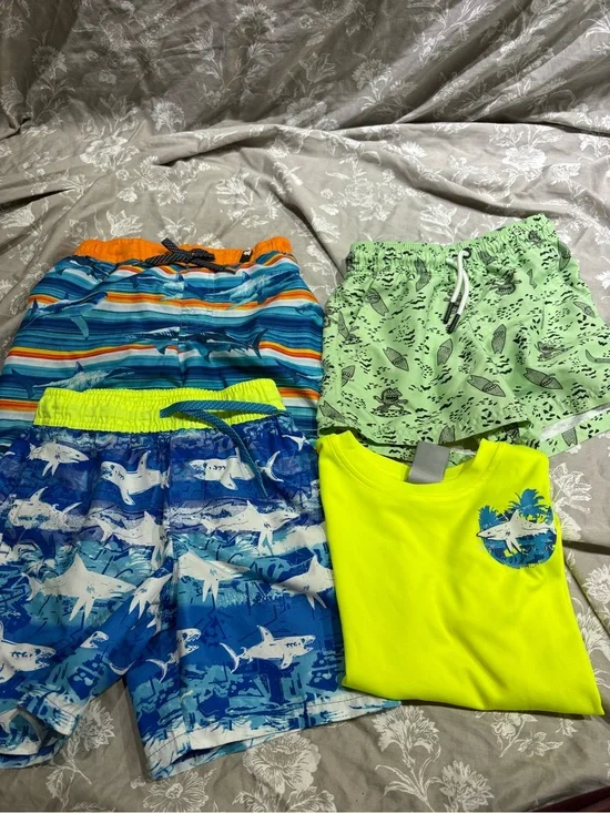 ZeroXposur swim trunks bathing suits 5/6 art class 6/7 excellent condition 4pcs