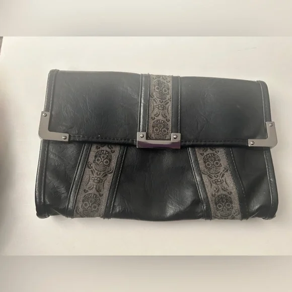 Loungefly Sugar Skull Clutch