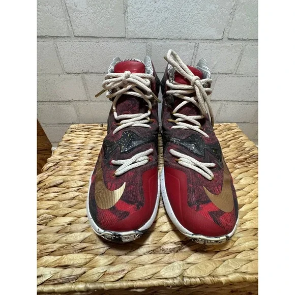 Nike LeBron 13 Nike ID‎ Red and Gold Mens 11