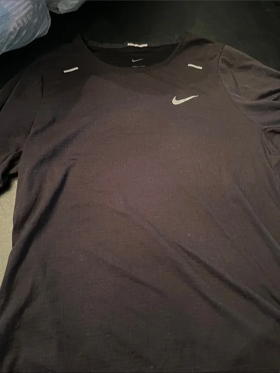 Nike Men’s Black Short Sleeve Athletic Tee with Reflective Swoosh