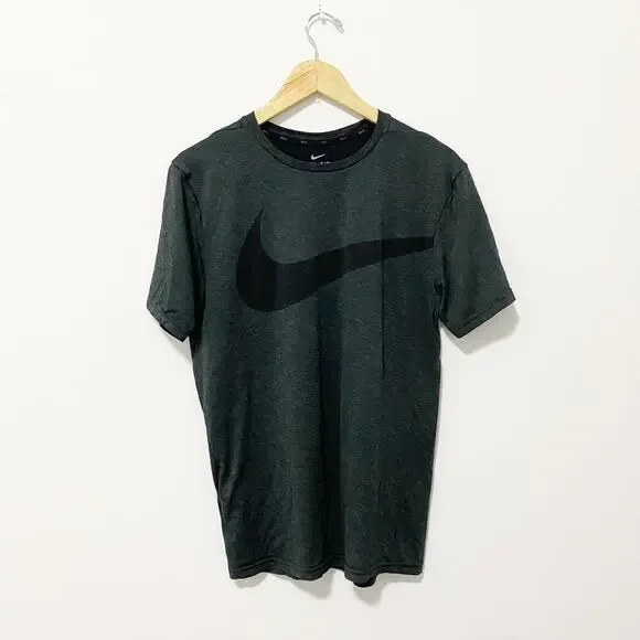 Nike Gray Short Sleeve Dri Fit Tee Size Medium