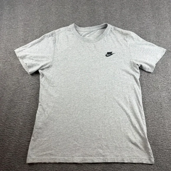 Nike T-Shirt Men's Small Grey Short Sleeve Embroidered Swoosh Logo Tee