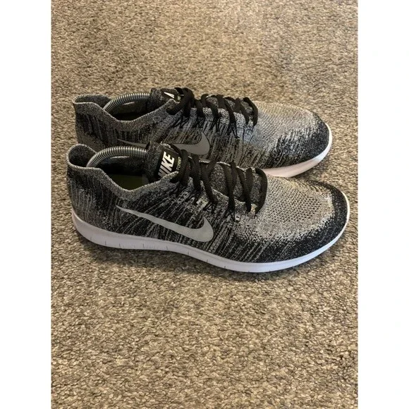Nike Free RN Flyknit Men's Size 11 Running Shoes Black White Oreo