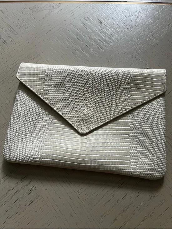 Ipsy Glam Bag Faux Snake Skin Cream With Lime Green Interior Snap Closure