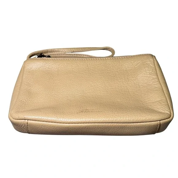 Stone Mountain‎ Tan Leather Wristlet Clutch Bag Pebble Grain Cream Beige Zipper