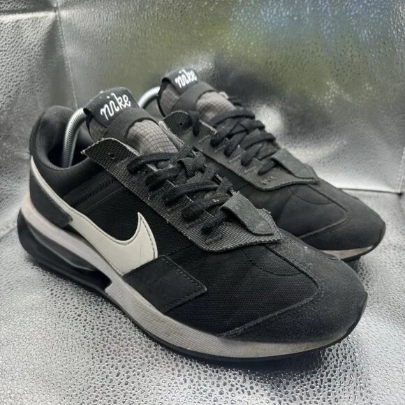 RARE 🚀 Size 9.5 - Nike Air Max Pre-Day Black Sneakers DC9402–001 Running‎