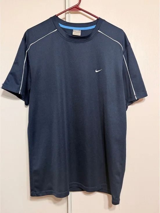 Nike Sportswear Men’s XL Navy Short Sleeve Athletic Performance Shirt Swoosh