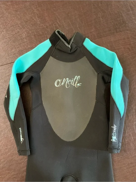 O'Neill Black Wetsuit with Mint Green Trim
