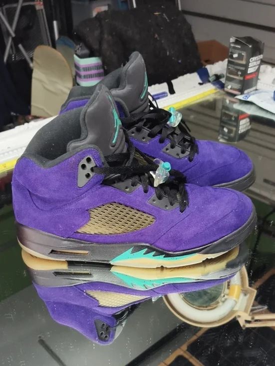 Men's 12 vibrant purple suede Nike Air Jordan 5 Retro 'Alternate Grape.