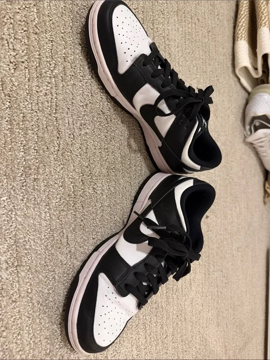 Nike Men's Black White Low-Top Athletic Sneakers