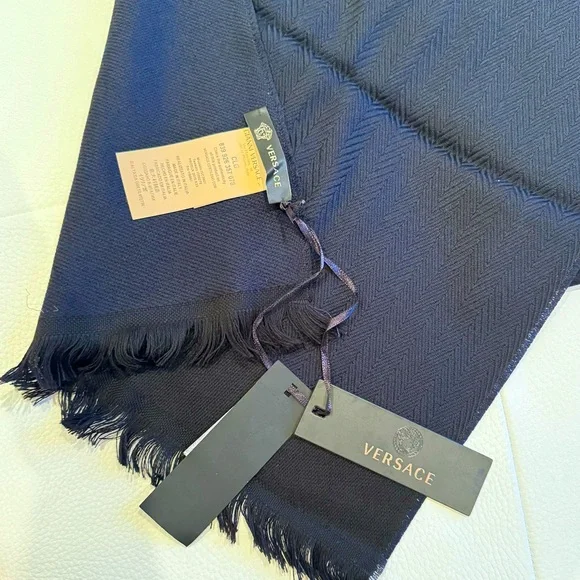 Versace Scarf Medusa Face Print Black New 71