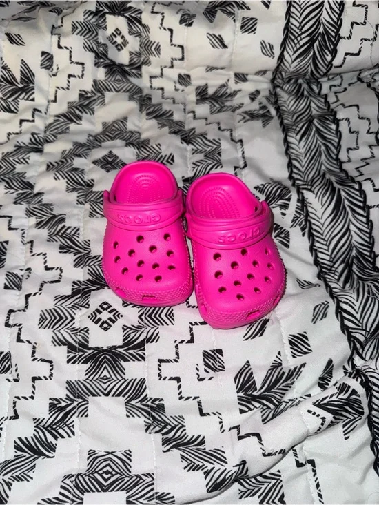 CROCS Infant/Baby Classic Clog in Bright Pink