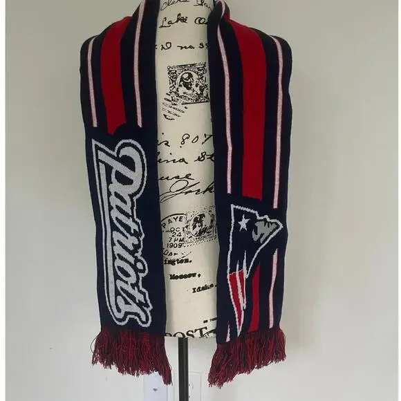 NFL FOOTBALL NEW ENGLAND PATRIOTS SCARF REVERSIBLE WINTER FANATIC APPAREL ICONIC