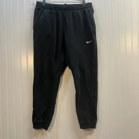 Nike Mens XL Black Club Fleece Joggers Tapered Sweatpants Embroidered Swoosh