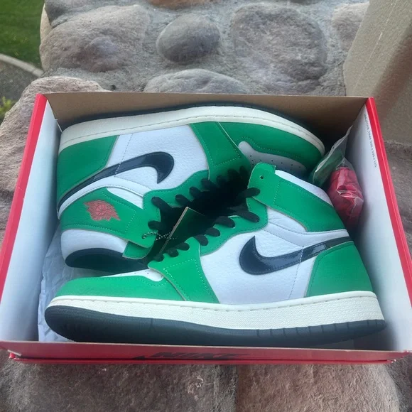 Air Jordan 1 Lucky Green