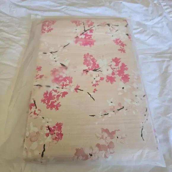 DGwellyeeh Cherry Blossom Vinyl Rectangle Table Cloth 55